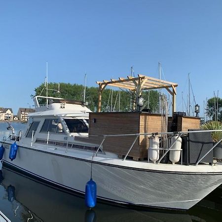 Magnifique Bateau Maison Hotel Ouistreham Kültér fotó