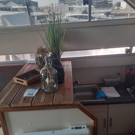 Magnifique Bateau Maison Hotel Ouistreham Kültér fotó