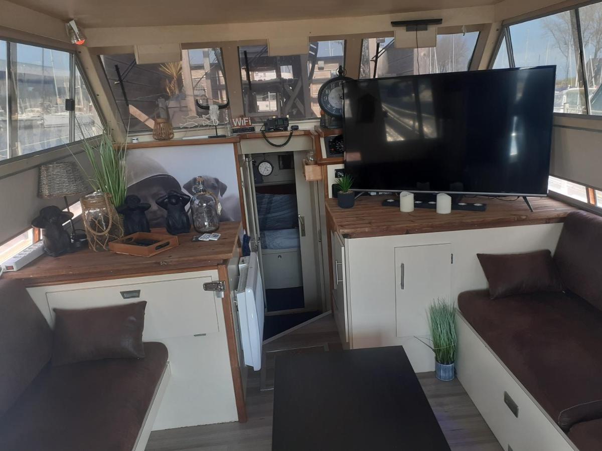 Magnifique Bateau Maison Hotel Ouistreham Kültér fotó